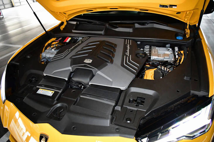 「ウルス」の4リッターV8ターボエンジン。