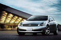 2003年に登場した「日産スカイラインクーペ」。