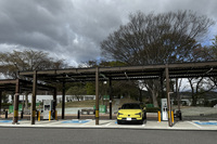 今回は東京と宮城の「スポーツランドSUGO」の往復ドライブの模様をリポート。もちろん連れ出したのはモスイエローの「ボルボEX30」だ。