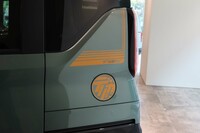 ディーラーオプション「ワイルドアドベンチャースタイル」として用意されるデカール類。