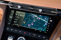 カーナビのメニューは英語のままだが、マップ自体は日本語表示に対応している。