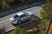 「911 GT3」には厳しい時代を迎えているが、苦労の末に自然吸気エンジンのままで残してもらったことに感謝したい。このピュアなドライビングプレジャーはいつまで味わうことができるのだろうか。