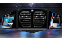 BMWのブースは超巨大キドニーグリルが目印! SUPER GTのレースカーも展示【東京オートサロン2023】