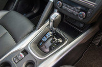 トランスミッションは7段デュアルクラッチ式ATの「7EDC」。大トルクへの対応とユニットの小型化、耐久性の向上、スムーズな変速マナーの追求などから、動力の伝達・遮断には湿式多板クラッチを採用している。