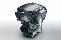 新採用の1.2リッター直3ガソリンエンジンは最高出力130ps、最大トルク230Nmという実力。2020年施行予定の欧州環境規制ユーロ6.2に対応している。