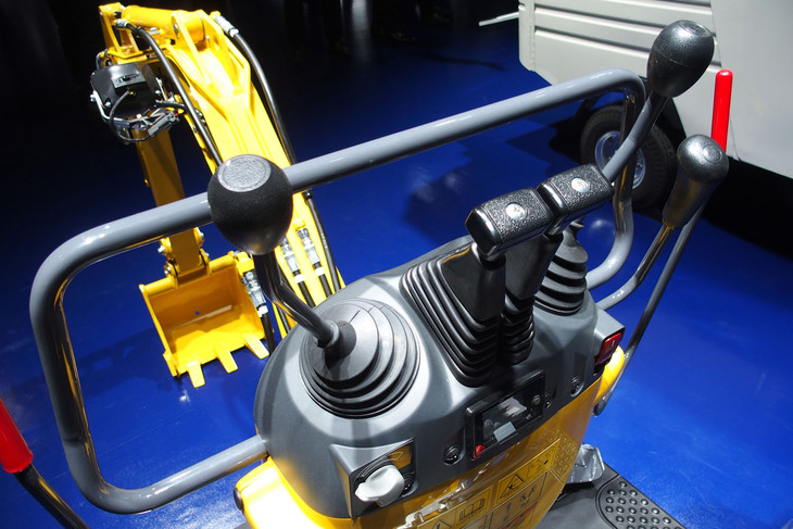 コマツPC05E-1プロトタイプ(電動マイクロショベル)