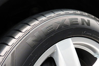 いよいよ日本市場に本格参入したネクセンタイヤ。タイヤ量販店の店頭で製品を見かける機会も増えることだろう。