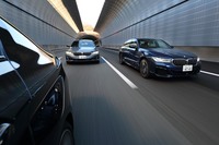 同門対決の第2弾はマイナーチェンジした「BMW 5シリーズ」。何を求めるかでどれを選ぶかが決まりそうです。(photo:北畠主税)
