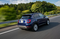 ボディーカラーは全5色。試乗車に採用されていた「アバターブルー」(写真)と「ファッショングレー」は、プラス5万4000円の有償色となる。