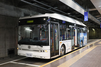 ようやくお目にかかれた立山トンネル電気バスの「BYD K8」。