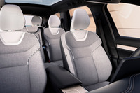 ボルボのEVとしては初の7人乗りモデルとなる。