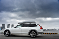 ボルボV90クロスカントリー オーシャンレースエディション(4WD/8AT)【試乗記】の画像