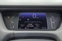 7インチサイズのカラー液晶メーター。「最小限の情報を最大限に表示する」を目標に開発された。