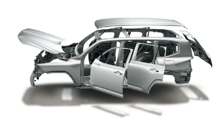 ボディーは“フタもの”の多くにアルミニウムが採用されている。