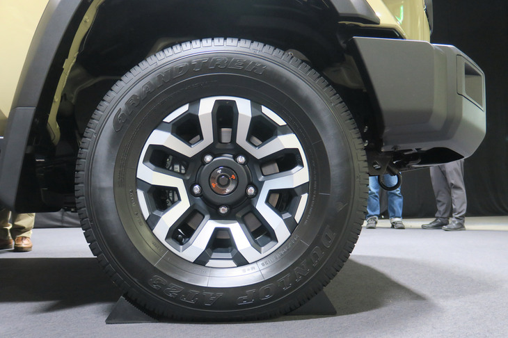 トヨタ・ランドクルーザー“70”(タイヤ&ホイール)