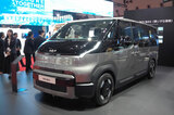これがおすすめ! キアPV5:デザインの識者をうならせた電動商用ワンボックス【ジャパンモビリティショー2025】