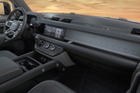 コールドクライメートパックやWi-Fiデータパックを標準で装備する。