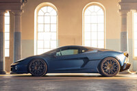 渕野「『ランザドール』のディテールも、ランボルギーニとしてはクラシック路線なのでしょうが、『テメラリオ』とはかなり違いますね」 
	ほった「テメラリオは、ランボルギーニとしてというより、ミドシップスポーツカーとしてクラシックって感じですもんね」