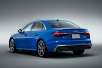 アウディが「A4/S4」シリーズを大幅改良 エクステリアデザインを刷新の画像