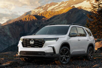 日本では高価格帯の商品で苦戦しているホンダだが、米国ではそうしたモデルもしっかり売れている。例えばSUVの「パイロット」(写真)は4万0200ドルから、ミニバンの「オデッセイ」は4万2795ドルから、ピックアップトラックの「リッジライン」は4万0595ドルから……と、いずれもスターティングプライスは600万円を超える。