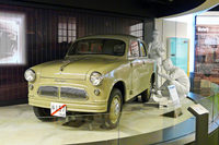 スズキ歴史館に展示される「スズライト」の試作車。スズキは1954年1月に四輪車の研究開発を開始。同年9月1日には早くも試作第1号車を完成させている。箱根登坂テストに用いられたのは、10月25日に完成した試作第2号車である。