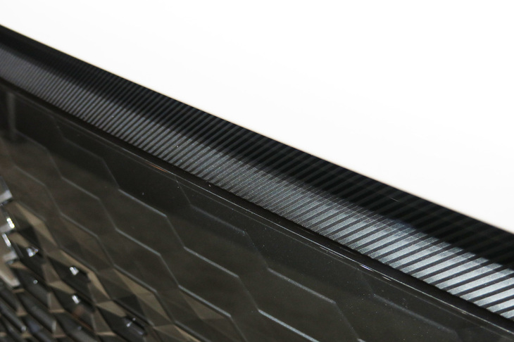 トヨタ・センチュリー(フロントグリルモールディング)