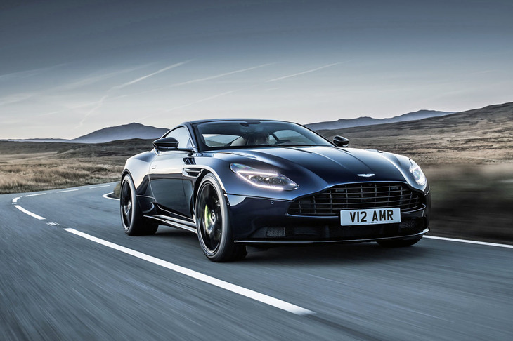 「アストンマーティンDB11 AMR」