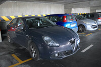 コモ湖畔の地下駐車場で見つけた後期型。2025年5月。