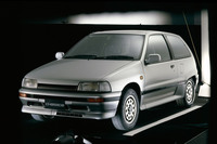 「豪情」のコピー元とされる3代目「ダイハツ・シャレード」。