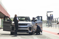 今回は、ポルトガル南部にあるアルガルヴェサーキットでも試乗できた。走りが自慢の「レンジローバー・スポーツSV」にふさわしいステージだ。