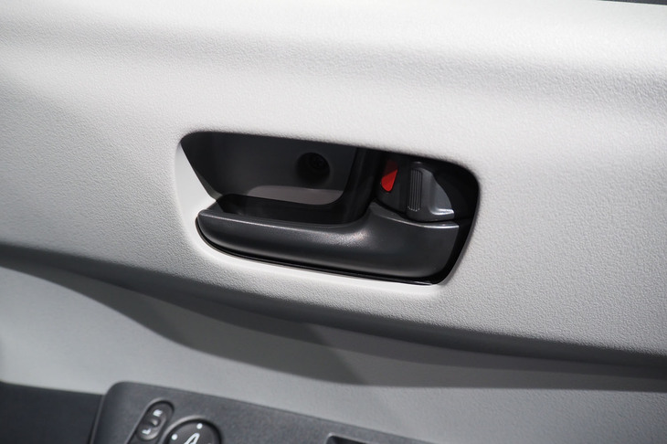 ホンダN-ONE e:(インナードアオープナー)