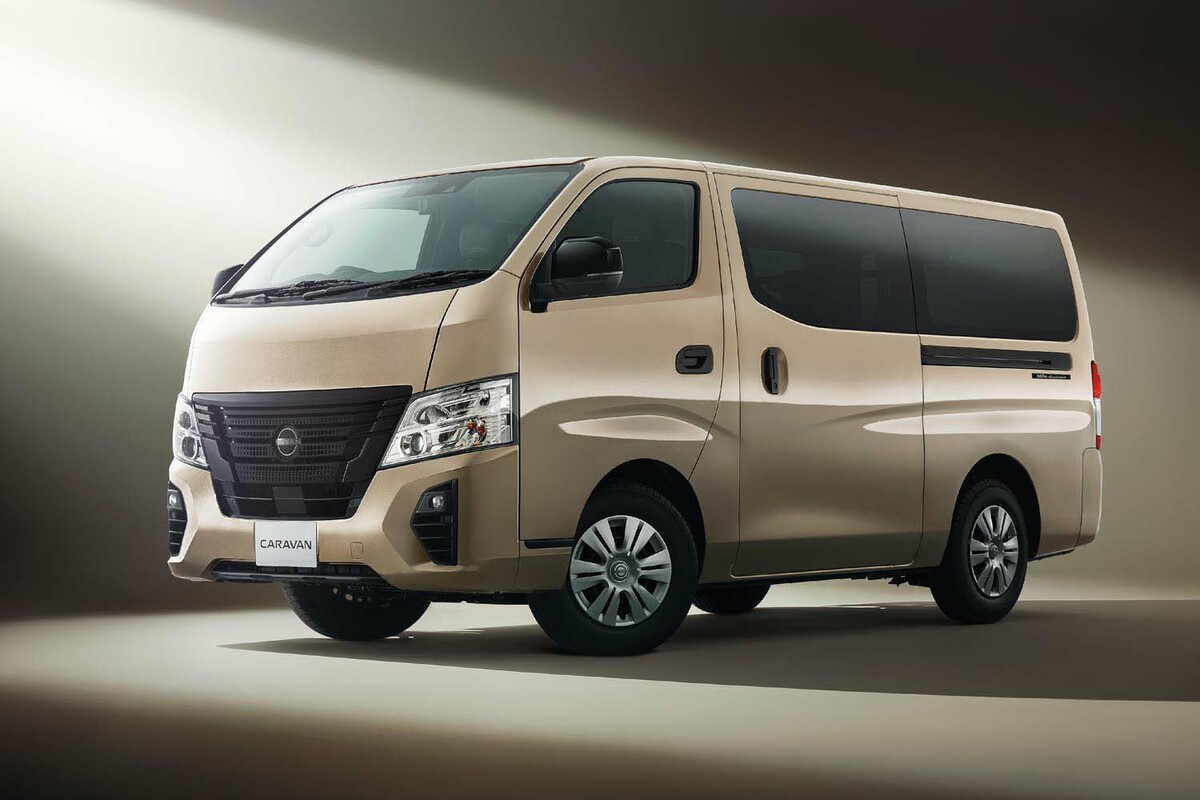 ブラック基調のドレスアップがポイント 「日産キャラバン」の50周年