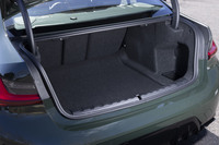 トランク容量は480リッター。これで足りない人はステーションワゴンの「M340i xDriveツーリング」も選べる。