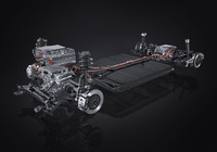 「レクサスRZ」の大幅改良モデル登場 BEVシステムを丸ごと刷新の画像