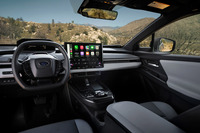 「トレイルシーカー」のインテリア。操作系も「ソルテラ」に準じている様子。