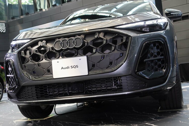 アウディSQ5スポーツバック(フロントまわり)