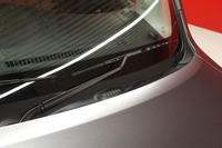 「リフレッシュパッケージ」の「エントリー」を選択すると、ワイパーブレードとワイパーアームが新品に交換される。こうした細かいパーツが新しくなるだけで、クルマの印象はだいぶ変わる。エントリーの概算価格は27万2595円。