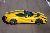 フェラーリのFR・V12モデル「812シリーズ」のハイパフォーマンスバージョンにあたる「812コンペティツィオーネ」。オープントップモデルの「812コンペティツィオーネA」も用意される。