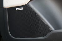 テスト車には、オプションで用意されるBOSEサウンドシステムと10スピーカーのセットが搭載されていた。