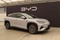 会場には、東京オートサロン2025で披露されたEV「シーライオン7」が展示された。2025年4月に、正式に発表・発売される見通しだ。