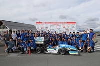 現在2連覇中にして5勝という歴代最多勝タイを誇るのが京都工芸繊維大学だ。「学生フォーミュラ日本大会2023」では静的審査でコスト賞1位を取り、スキッドパッド賞、オートクロス賞、耐久走行賞でも1位という動的審査三冠も達成。見事に総合優勝を果たした。このマシンは、商品としてはまさに「安くて速い!!」ということか。