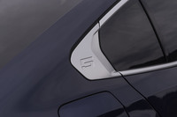 ウィンドウエリア後端の「ホフマイスターキンク」の部分に「5」のロゴが刻まれる。