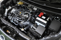 「RS」のエンジンは、標準車の「ヤリス」のMT仕様と同じ自然吸気の1.5リッター直3 DOHC。最高出力120PS、最大トルク145N・mを発生する。