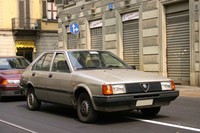 「アルファ・ロメオ・アルナ」。2005年にトリノで。