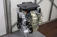 2リッター4気筒直噴アトキンソンサイクルエンジンは「シビックe:HEV」で初搭載。高剛性のクランクシャフトや2次バランサーシャフトの採用などを特徴としている。