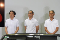 「マセラティ・クラシケ」のプログラムには、日本のアフターセールススタッフも携わる。写真向かって左から、同プログラムのダイレクターを務める富田剛二氏、スペシャリストの芹田英二氏と湯浅道明氏。