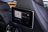 試乗車には「リアエンターテインメントシステム」に加え、「Bowers & Wilkinsダイヤモンドサラウンドサウンドシステム」がオプション装備されていた。