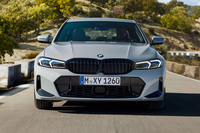 「BMW 3シリーズ」が仕様変更 新デザインでよりモダンにの画像