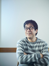 COTY選考委員を務めるなどモータージャーナリストとしても活動する松任谷正隆さん。「自動車雑誌は未来を真摯(しんし)に見据えなければ。“ファン・トゥ・ドライブ”だけではメジャーになれない」