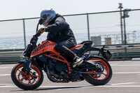 ハスクバーナ・ヴィットピレン401(6MT)/KTM 390デューク(6MT)/ハスクバーナ・スヴァルトピレン250(6MT)/トライアンフ・スピード400(6MT)【試乗記】の画像